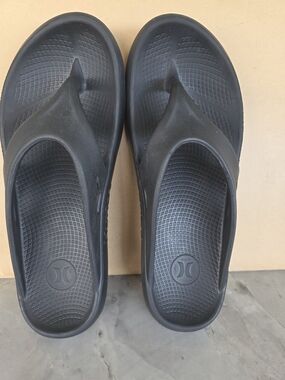 Hurley Black Contoured Flip Flop Sandals